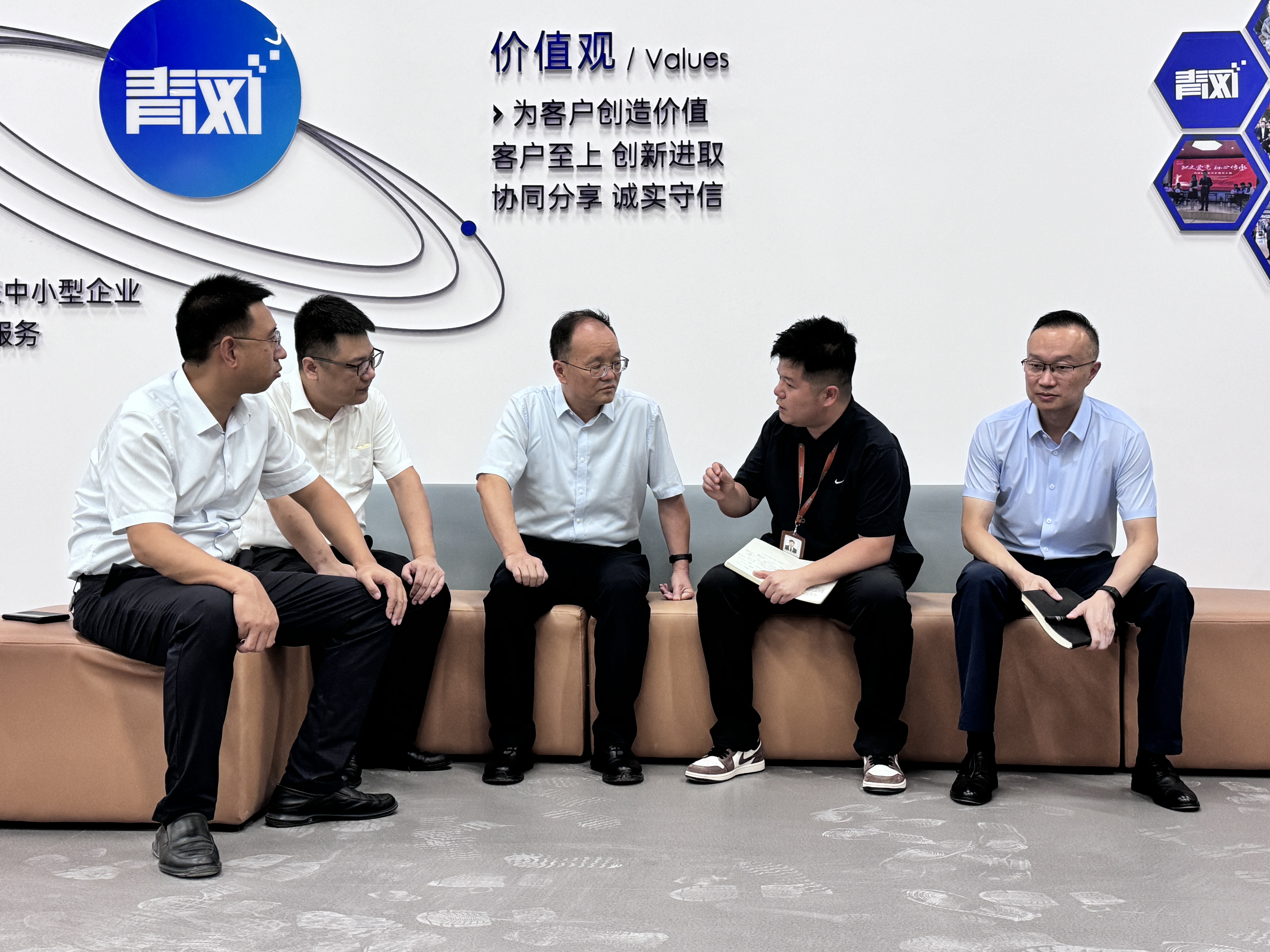 区委书记薛建恩调研蟠龙高新区青网数字经济产业园