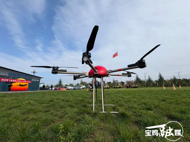 全国首架钛无人机首飞成功！